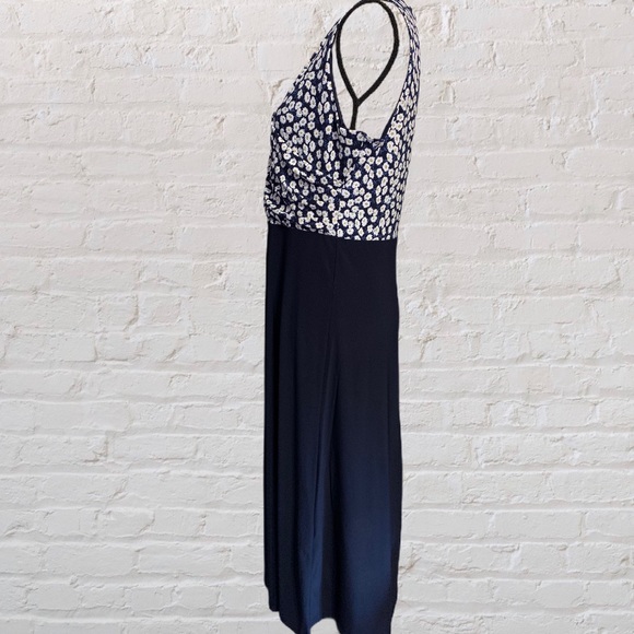 ❌DONATED❌Navy Blue Floral Sleeveless Two Tone V-neck Midi Dress - Picture 5 of 11